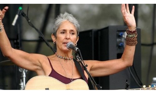 JOAN BAEZ: 'BECERİKSİZ MİLYARDERLER TARAFINDAN YÖNETİLİYORUZ'